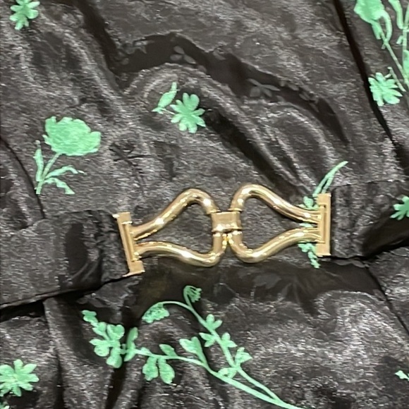 Zara dress size medium button missing in back of dress. Pit to pit is 18 inches - Picture 2 of 3